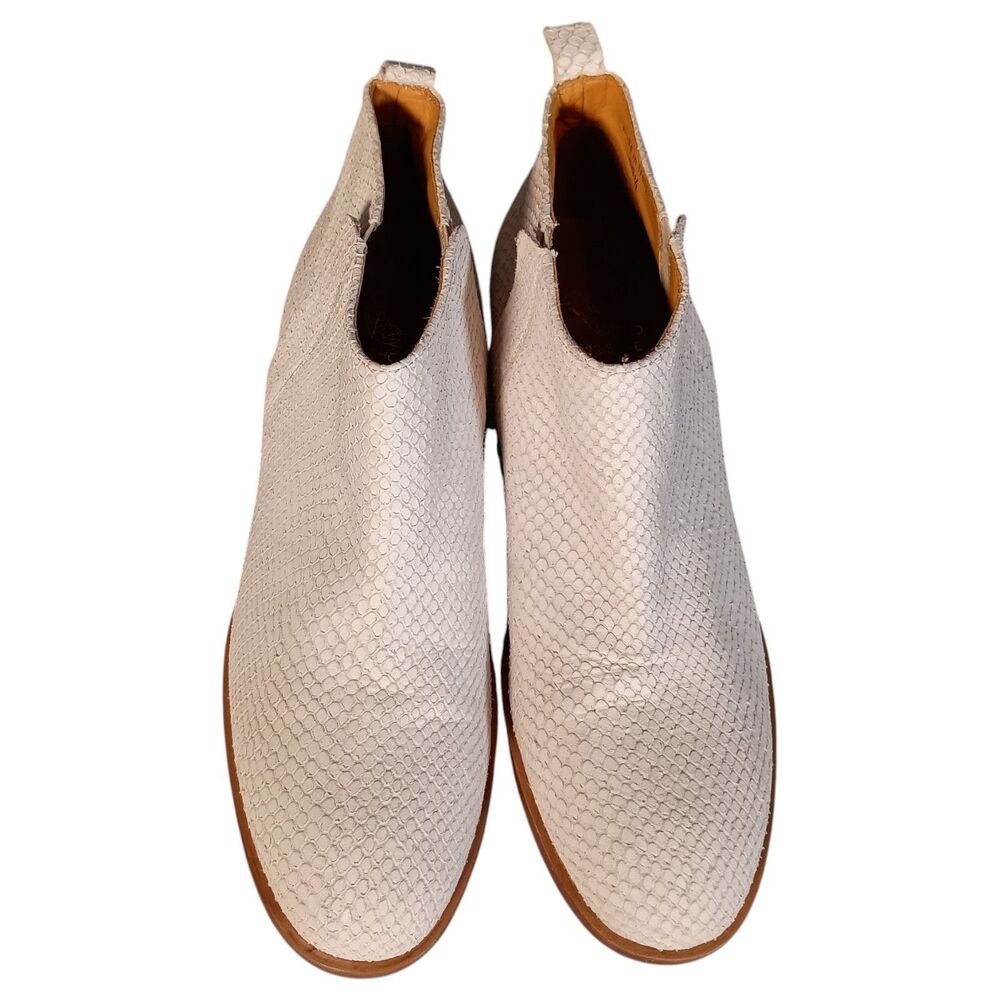 Saks Off 5th 10022- Shoe Ankle Boots Womens 8.5 Off White Leather Snake 38.5 — image 5 of 8